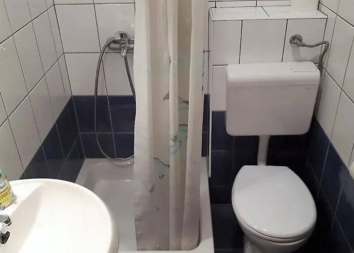 In The Center Taja *